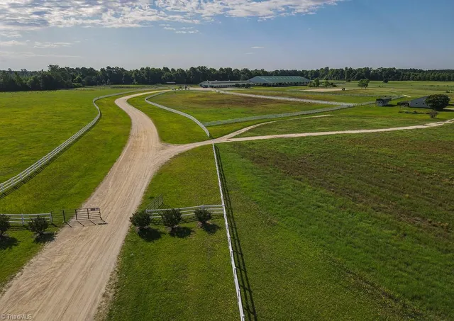 $6,000,000 | 9141 Hasty Road, Laurinburg, NC 28352