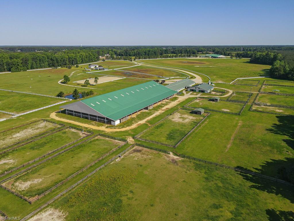 9141 Hasty Road Laurinburg, NC 28352 - Photo 5 of 50