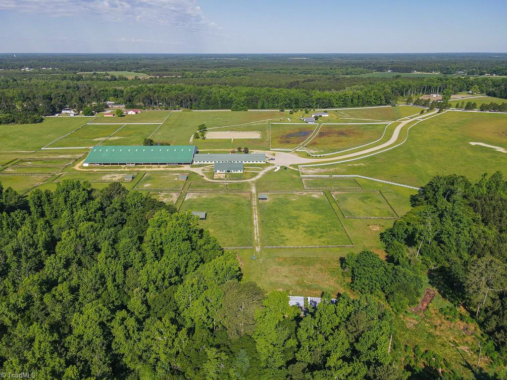 9141 Hasty Road Laurinburg, NC 28352 - Photo 7 of 50