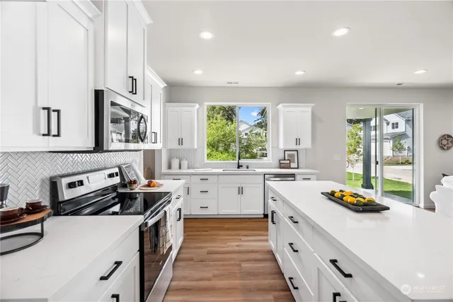 $799,900 | 1414 60th Avenue Northeast, Tacoma, WA 98422