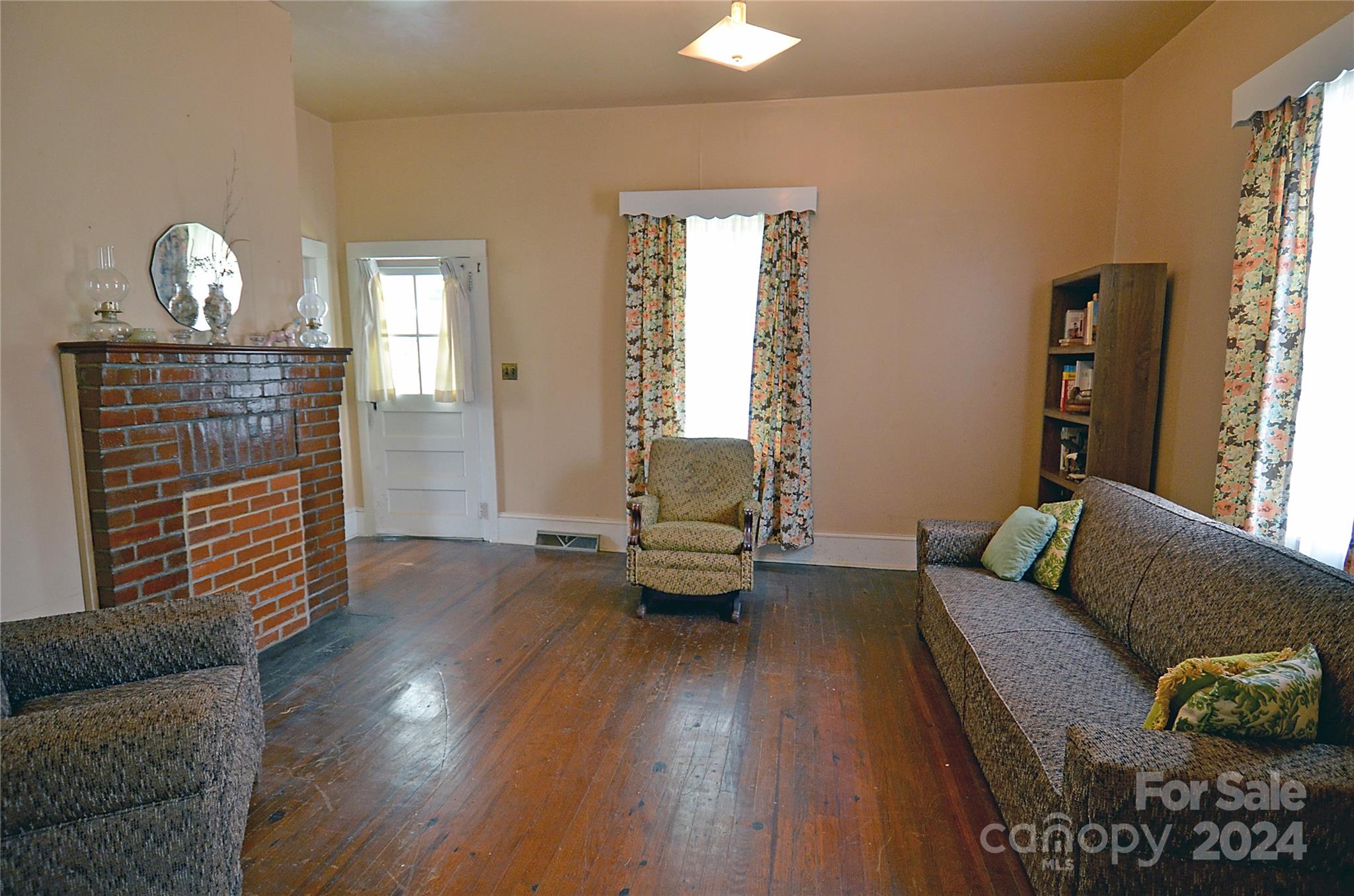 145 Sixth Em Street Marion, NC 28752 - Photo 12 of 21