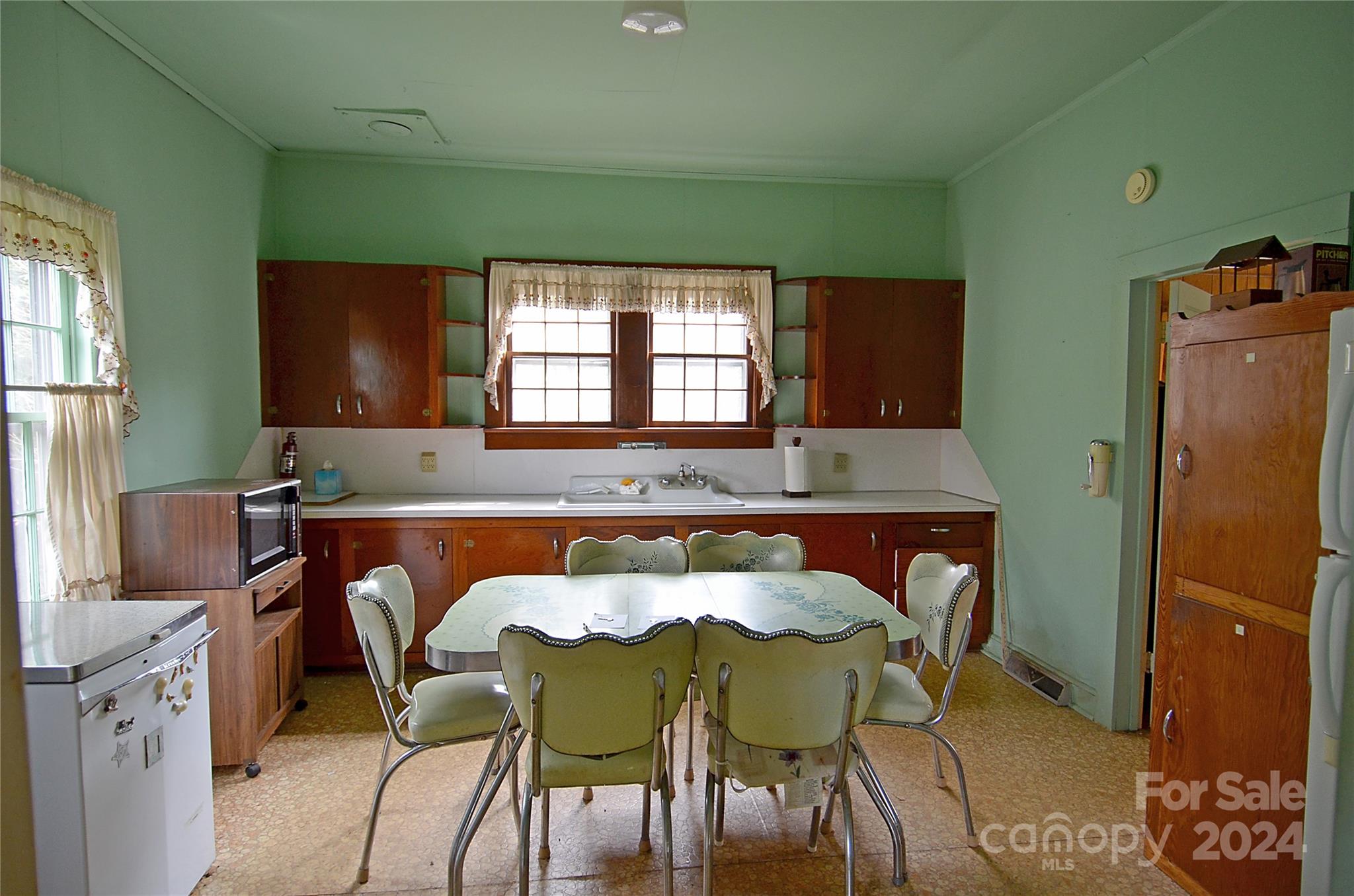 145 Sixth Em Street Marion, NC 28752 - Photo 15 of 21