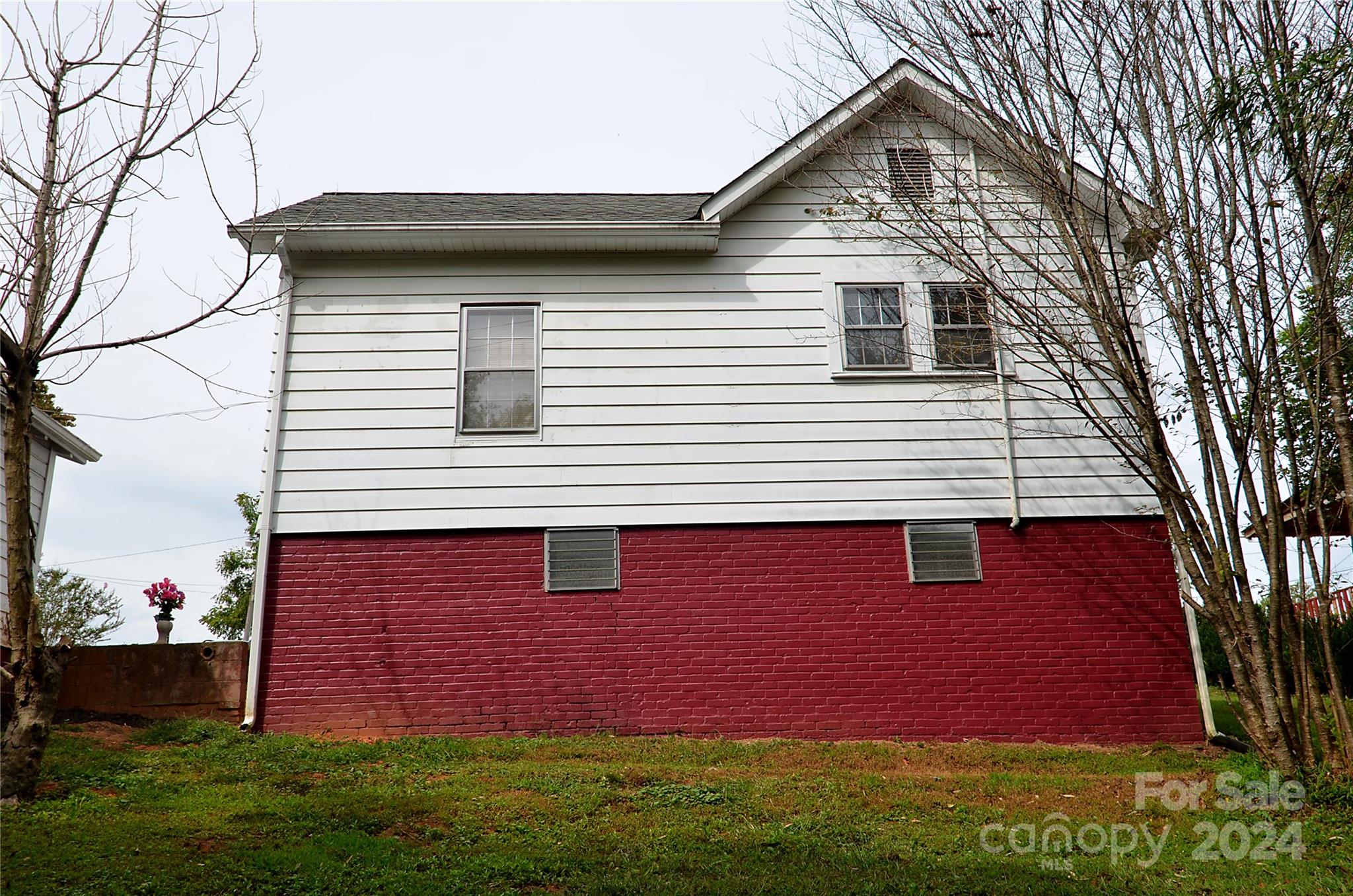 145 Sixth Em Street Marion, NC 28752 - Photo 6 of 21