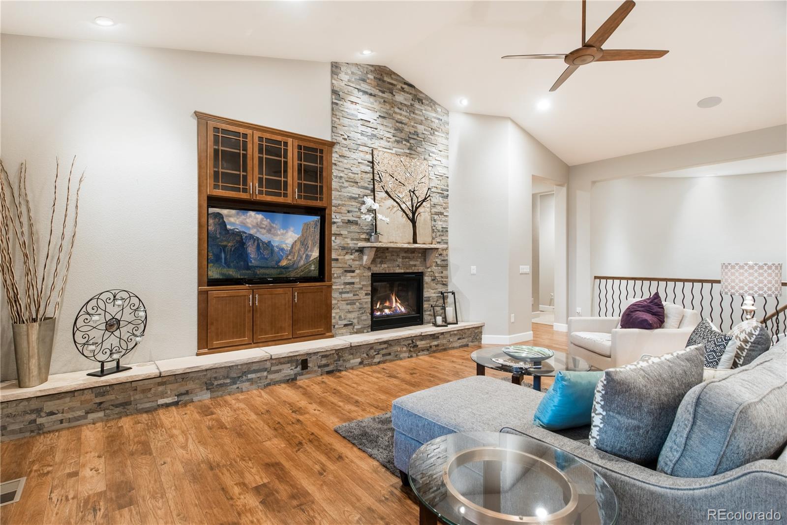 1025 Wildcrest Point Highlands Ranch, CO 80126 - Photo 6 of 39 Gallery Image 6