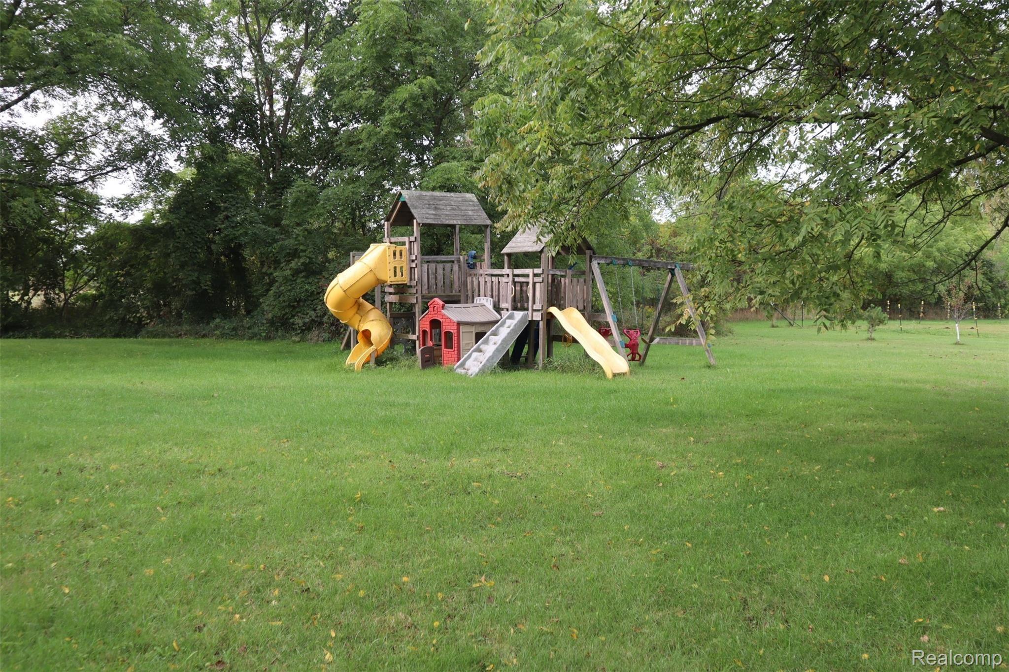 11921 Stow Road Perry, MI 48872 - Photo 7 of 23 IMG_2128.JPG
