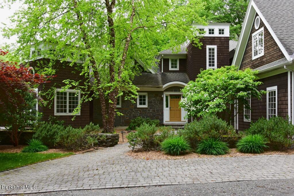 112 Brush Hill Rd