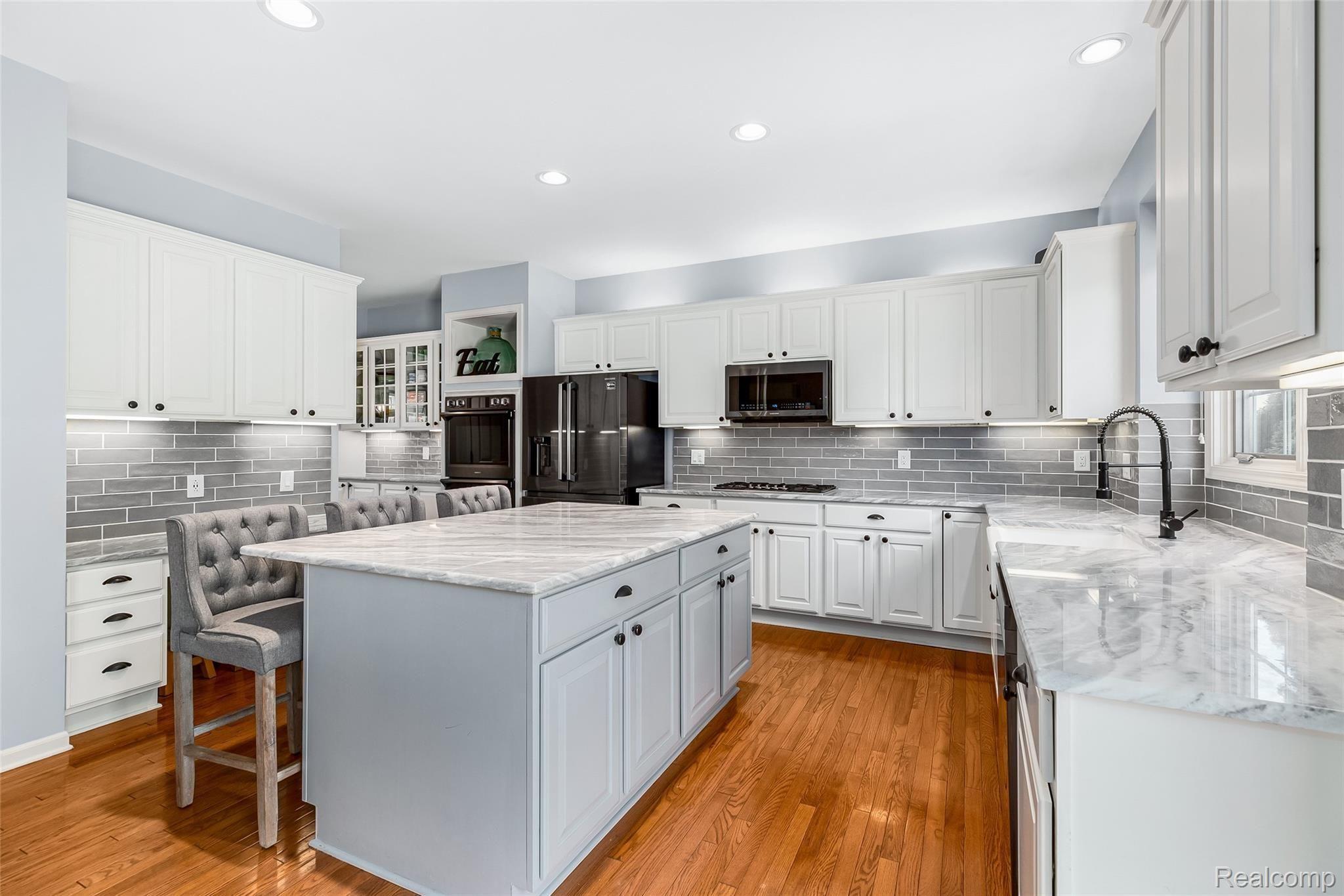 48340 Antique Road Canton, MI 48187 - Photo 23 of 71 22.Kitchen