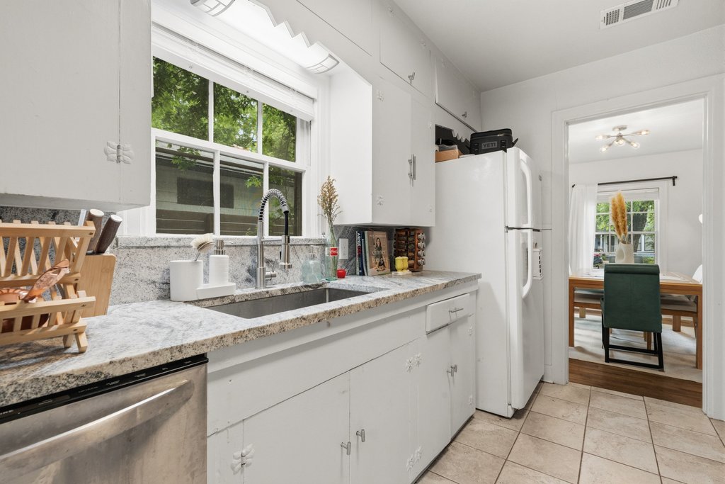 5206 Duval Street Austin, TX 78751 - Photo 22 of 36