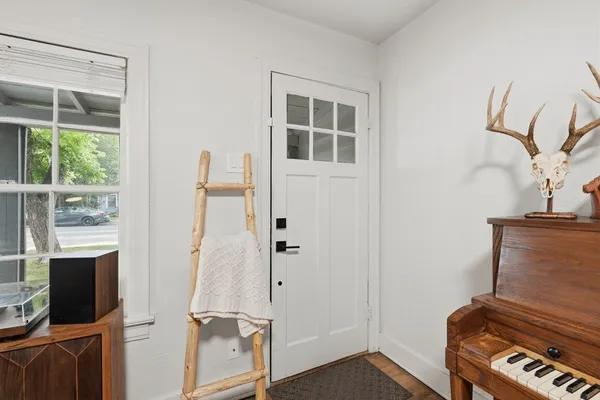 $2,800 | 5206 Duval Street, Austin, TX 78751