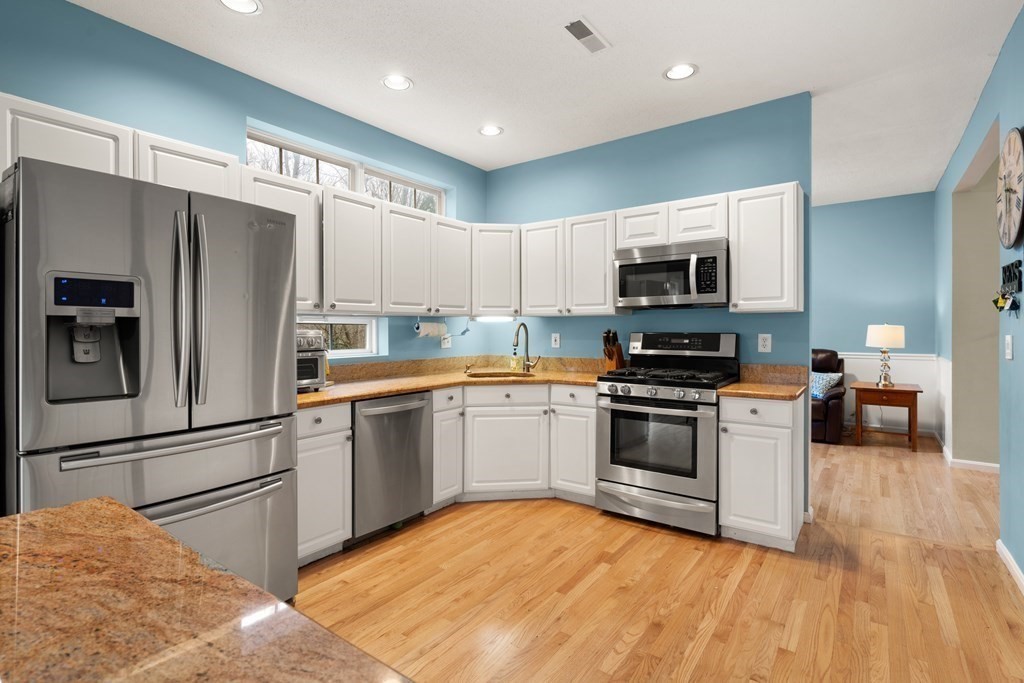 5 Robbins Road Foxboro, MA 02035 - Photo 6 of 25 Gallery Image 6