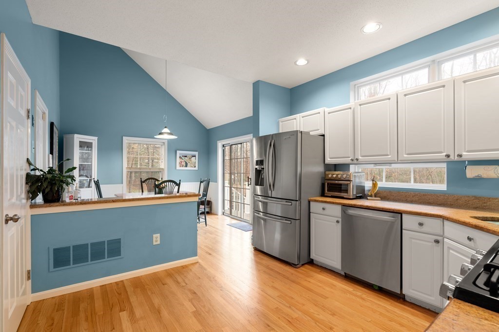 5 Robbins Road Foxboro, MA 02035 - Photo 7 of 25 Gallery Image 7