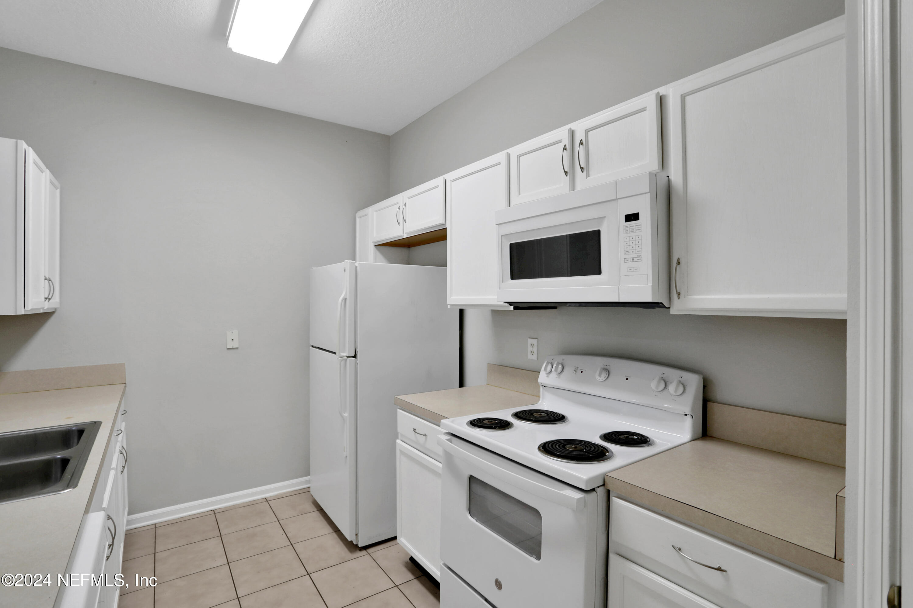 10550 Baymeadows Road, Unit 213 Jacksonville, FL 32256 - Photo 3 of 26 1R4A7091 - Copy