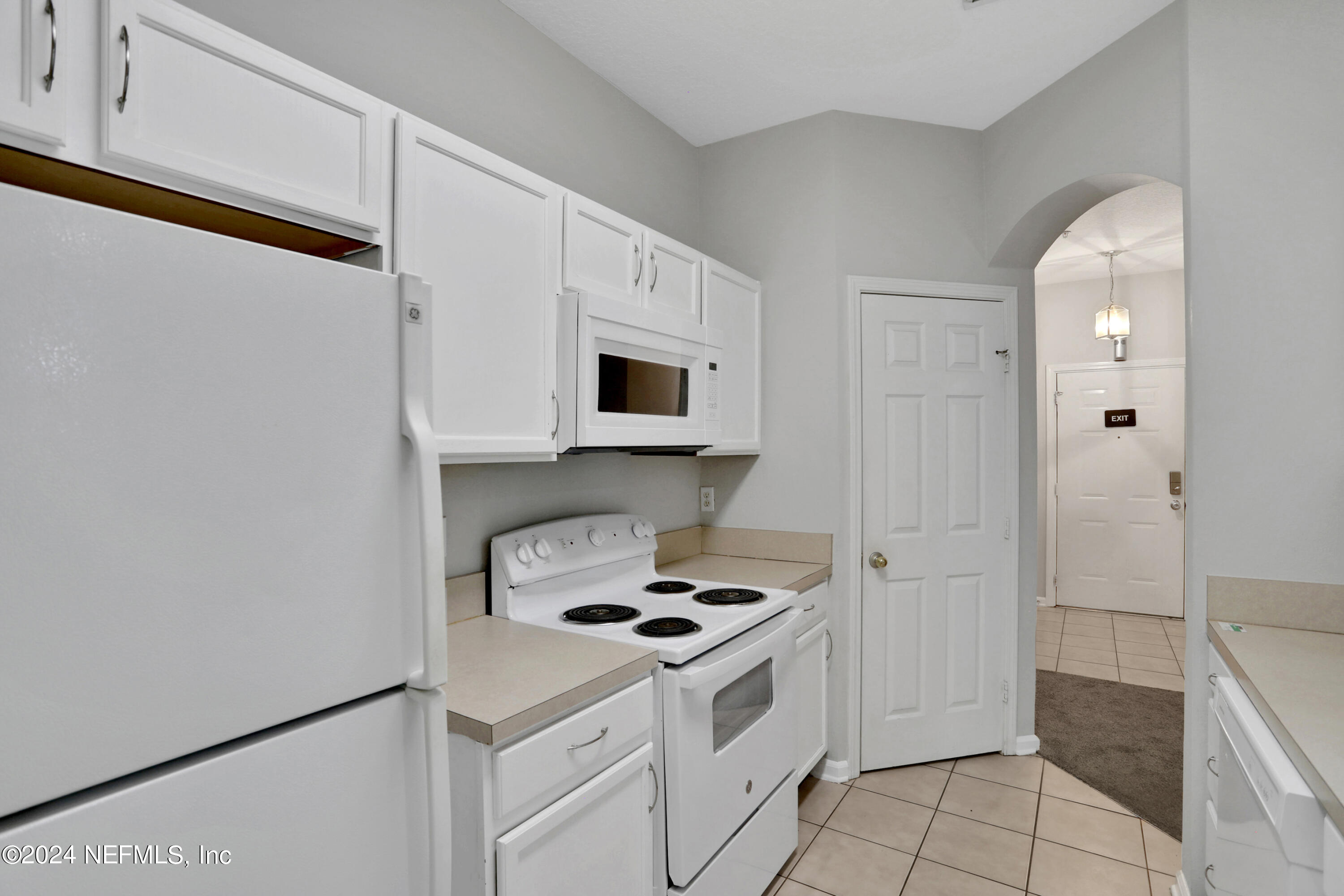10550 Baymeadows Road, Unit 213 Jacksonville, FL 32256 - Photo 5 of 26 1R4A7103 - Copy