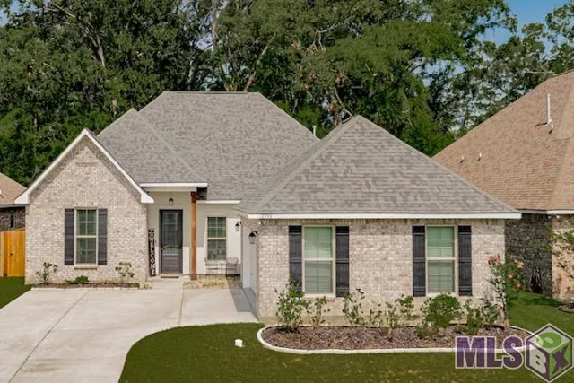 $355,000 | 18955 Corlis Grn Drive, Zachary, LA 70791