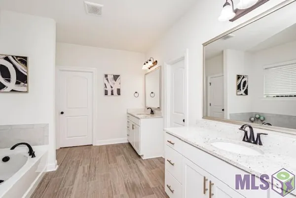 $355,000 | 18955 Corlis Grn Drive, Zachary, LA 70791