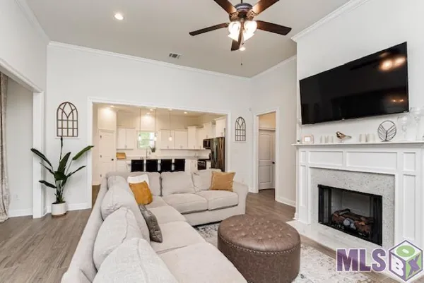 $355,000 | 18955 Corlis Grn Drive, Zachary, LA 70791