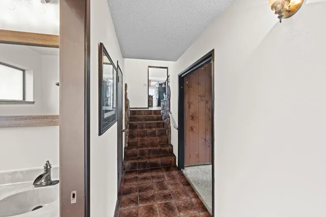 $2,100,000 | 11900 Old Coach Road, Gilroy, CA 95020