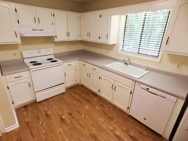 $1,890 | 5040 Woodland Drive Northwest, Kennesaw, GA 30152