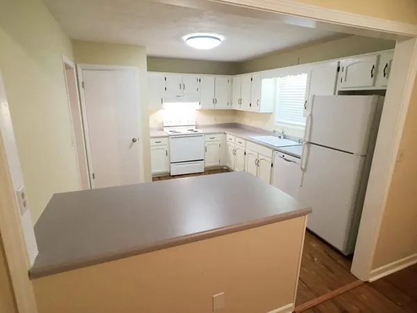 $1,890 | 5040 Woodland Drive Northwest, Kennesaw, GA 30152