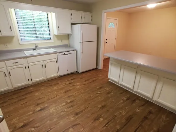 $1,890 | 5040 Woodland Drive Northwest, Kennesaw, GA 30152