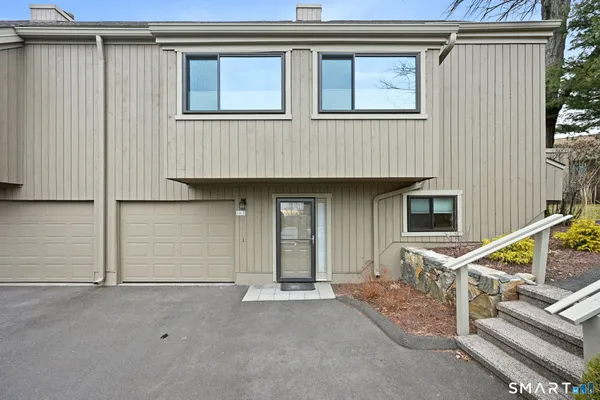 $635,000 | 446 Hammerstone Lane, Unit B, Stratford, CT 06614