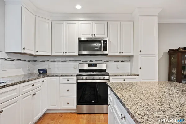 $635,000 | 446 Hammerstone Lane, Unit B, Stratford, CT 06614