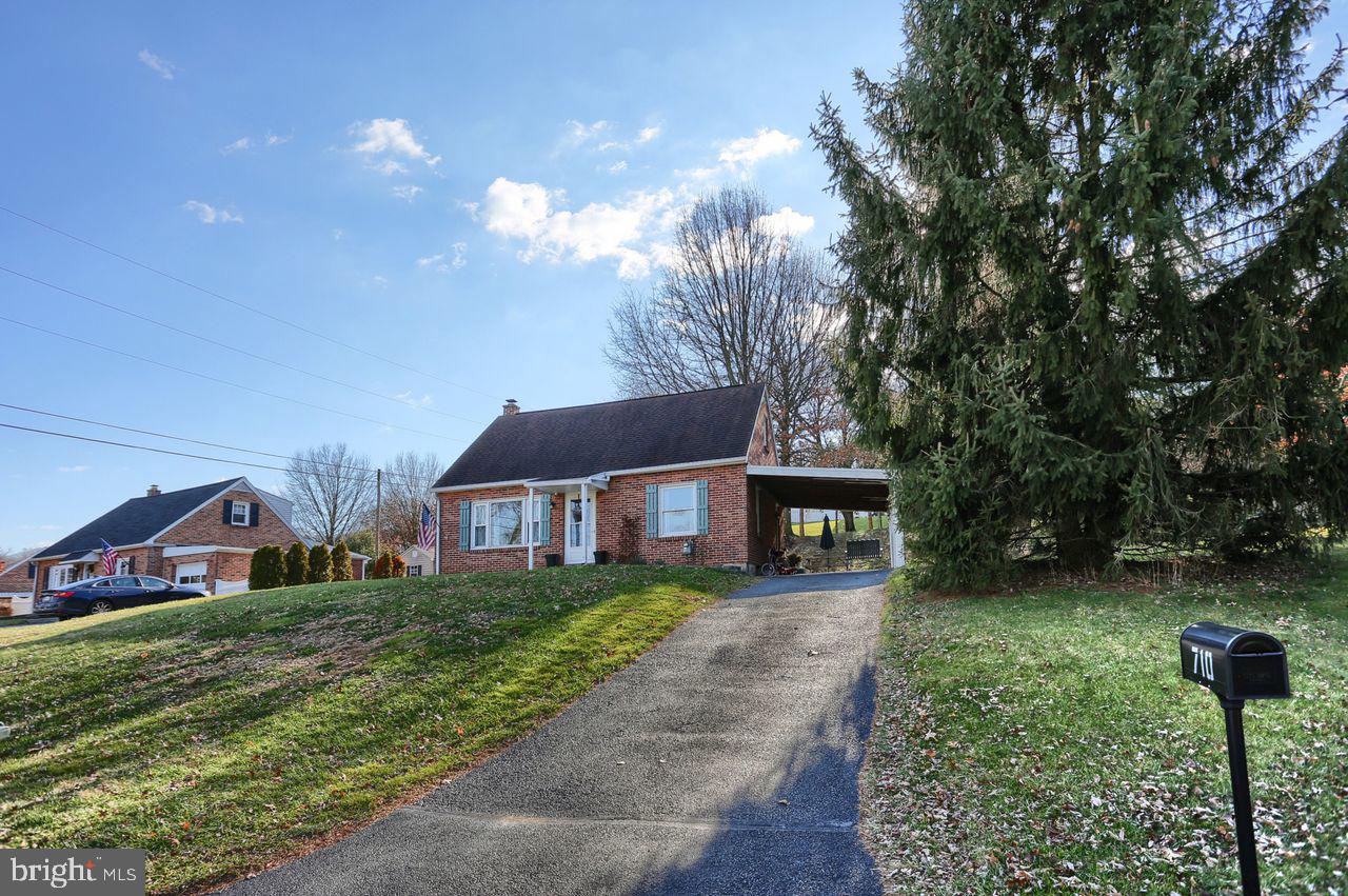 710 Hammond Road York, PA 17406 - Photo 2 of 36 Gallery Image 2