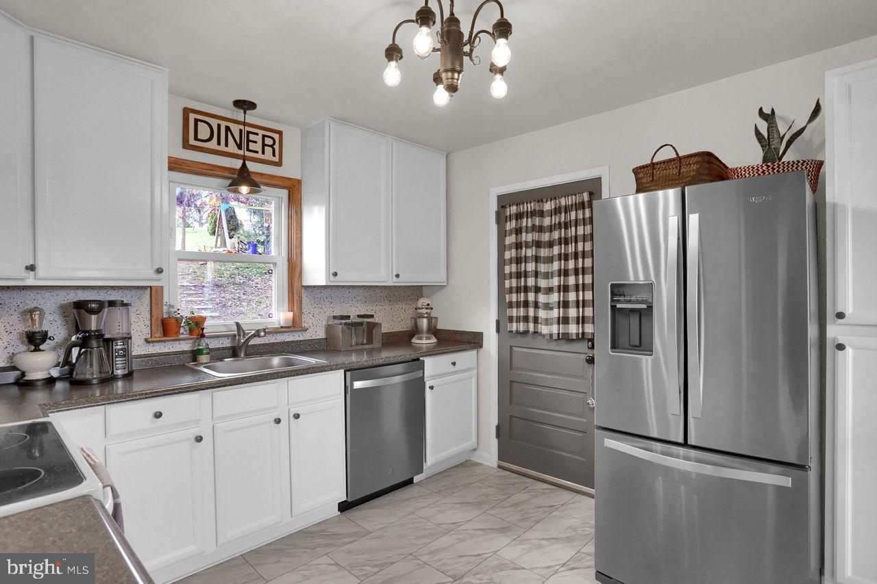 710 Hammond Road York, PA 17406 - Photo 11 of 36 Gallery Image 11