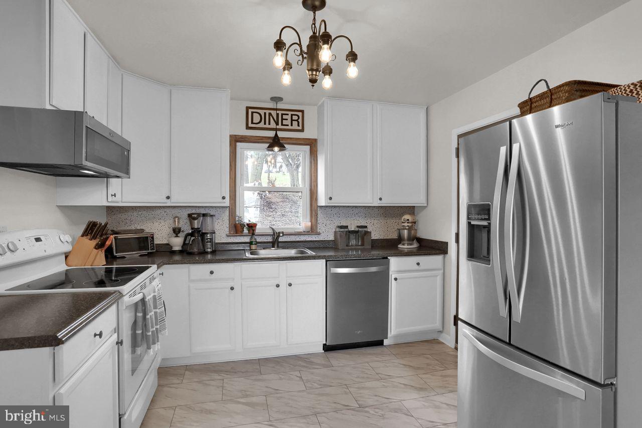710 Hammond Road York, PA 17406 - Photo 12 of 36 Gallery Image 12