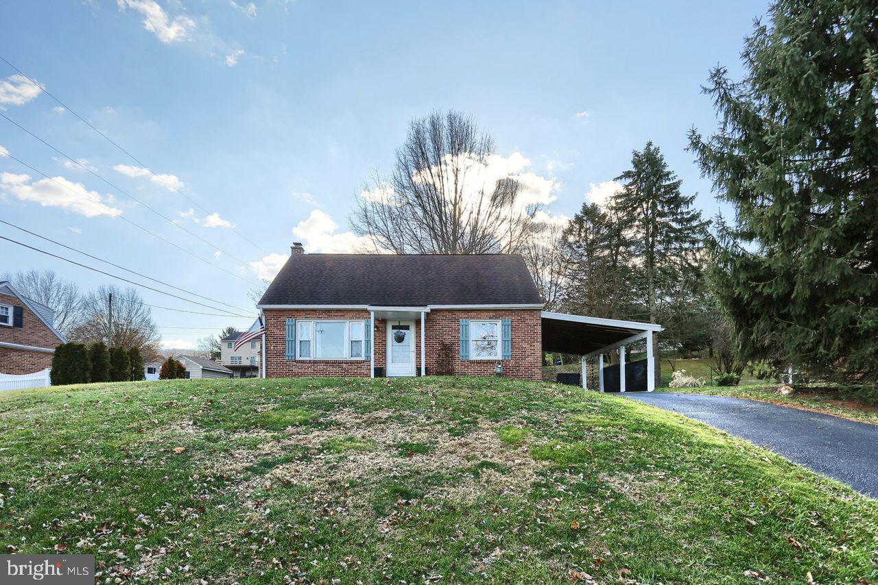 710 Hammond Road York, PA 17406 - Photo 3 of 36 Gallery Image 3