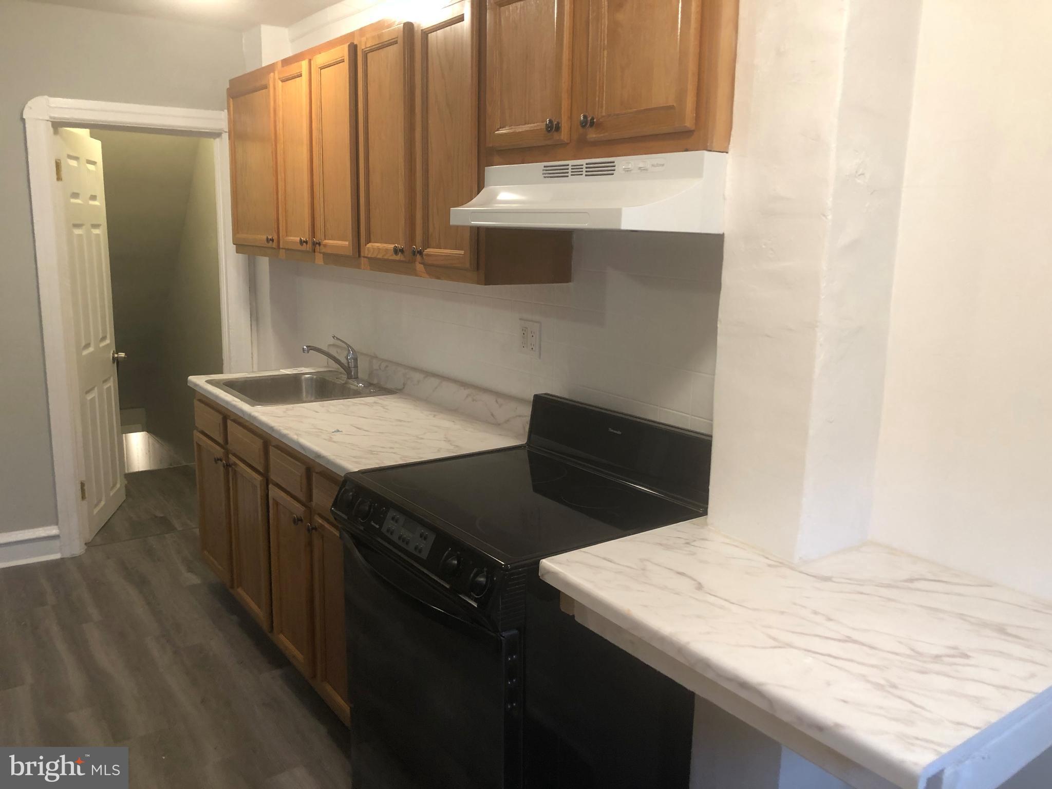 545 Hampden Road Upper Darby, PA 19082 - Photo 4 of 18 KITCHEN