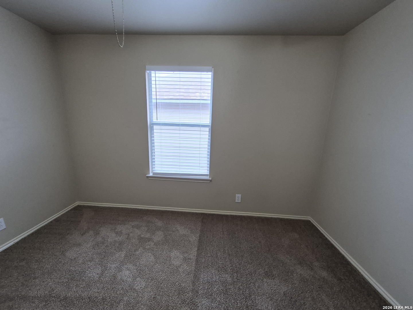3338 Whisper Manor Schertz, TX 78108 - Photo 32 of 40 an empty room with a window
