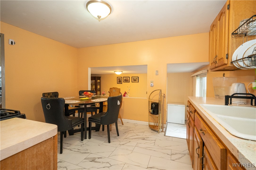 75 Fairoaks Lane Cheektowaga, NY 14227 - Photo 14 of 46