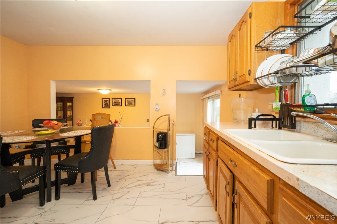 75 Fairoaks Lane Cheektowaga, NY 14227 - Photo 17 of 46