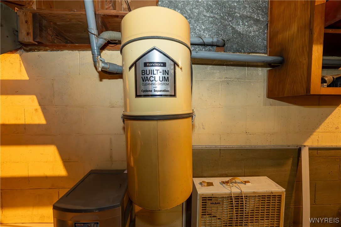 75 Fairoaks Lane Cheektowaga, NY 14227 - Photo 38 of 46