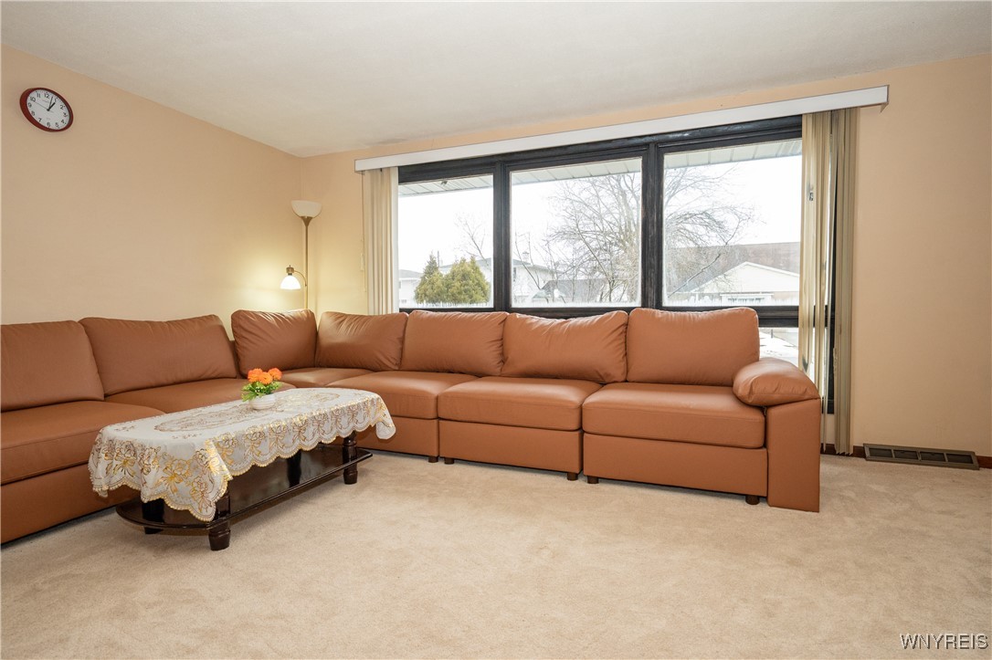 75 Fairoaks Lane Cheektowaga, NY 14227 - Photo 7 of 46