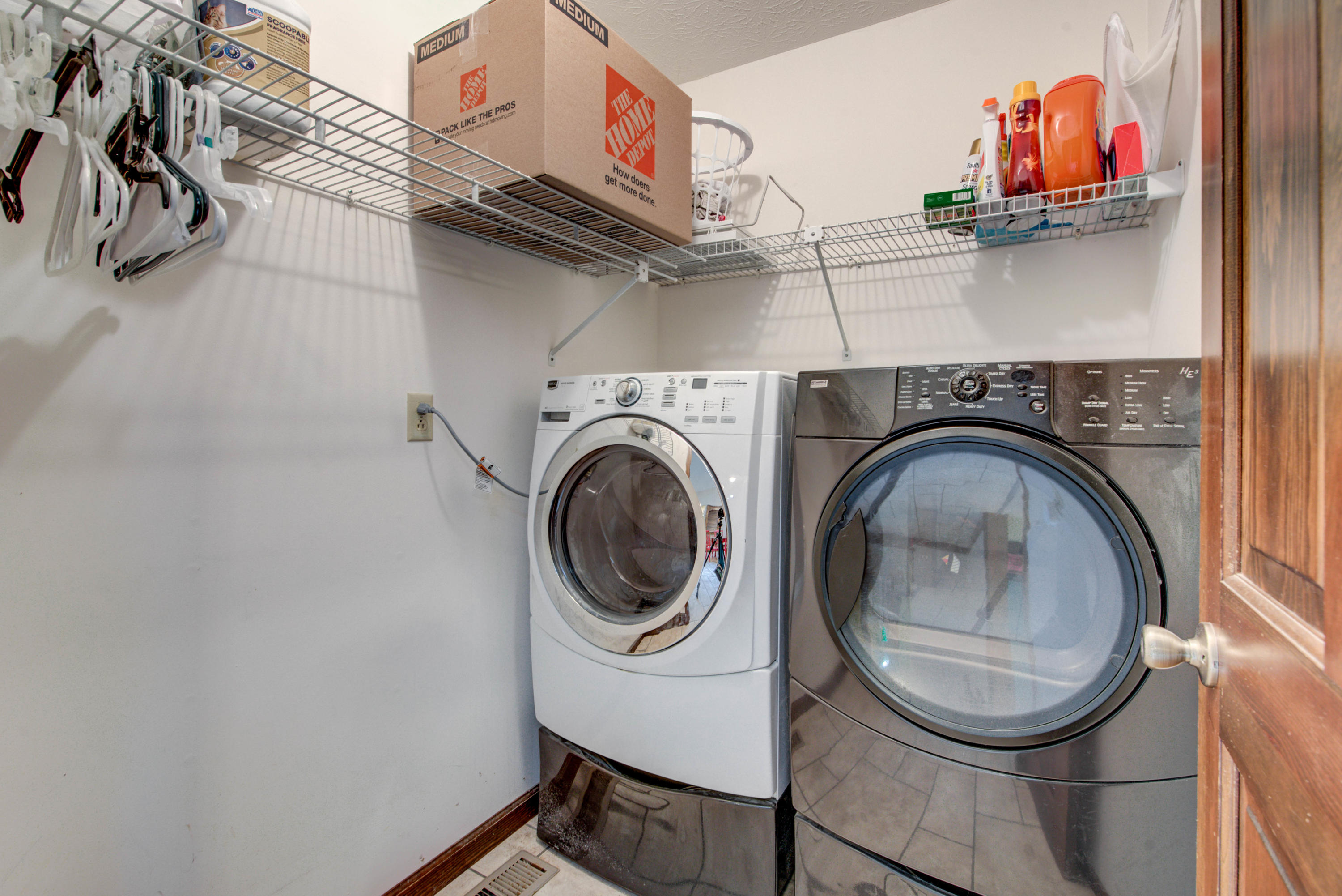 113 Timbercrest Drive Oak Ridge, TN 37830 - Photo 14 of 32 laundry off of kitchen