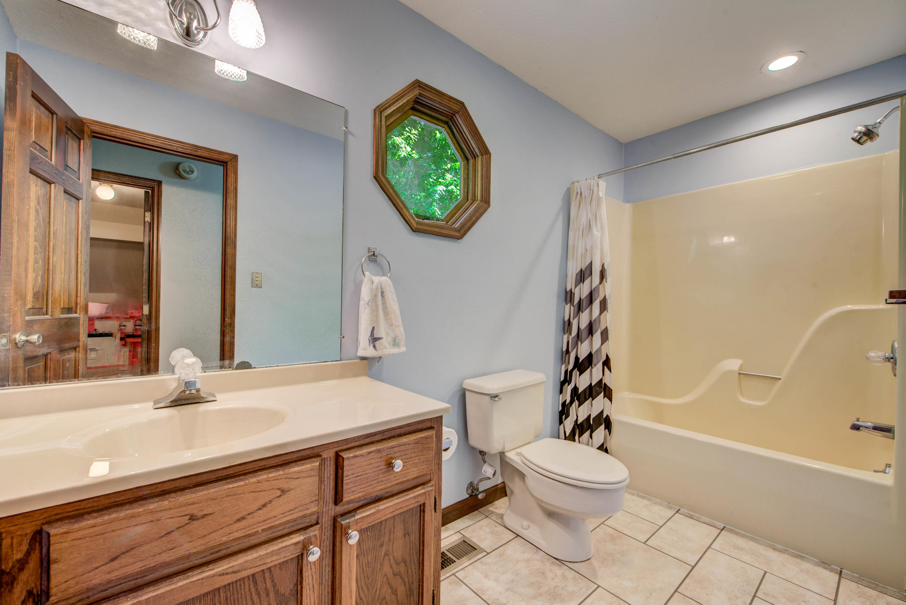 113 Timbercrest Drive Oak Ridge, TN 37830 - Photo 22 of 32 hall bathroom
