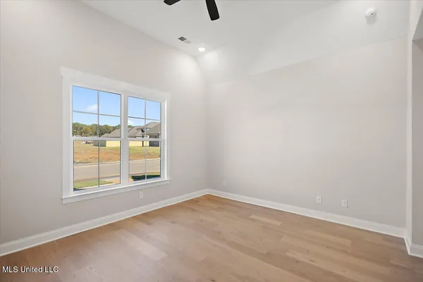 $326,900 | 433 Sunflower Street, Nesbit, MS 38651