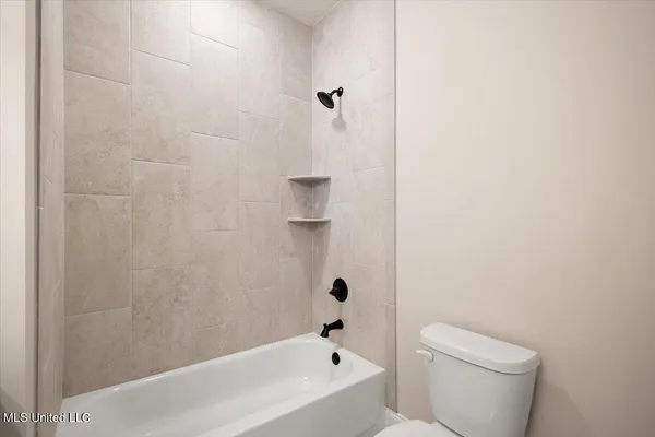 $326,900 | 433 Sunflower Street, Nesbit, MS 38651