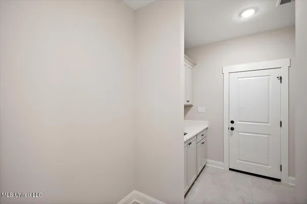 $326,900 | 433 Sunflower Street, Nesbit, MS 38651