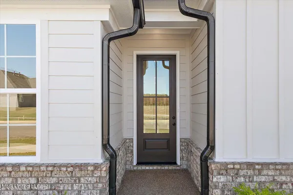 $326,900 | 433 Sunflower Street, Nesbit, MS 38651