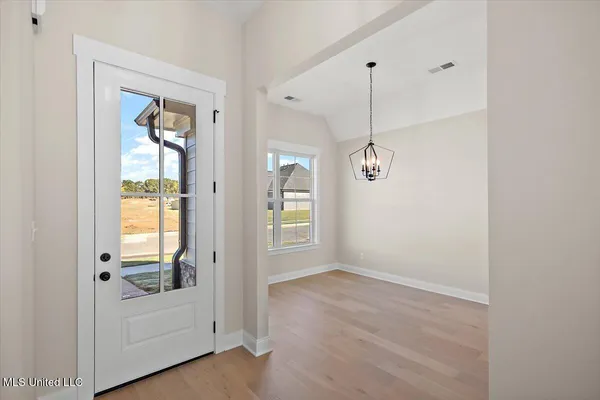 $326,900 | 433 Sunflower Street, Nesbit, MS 38651