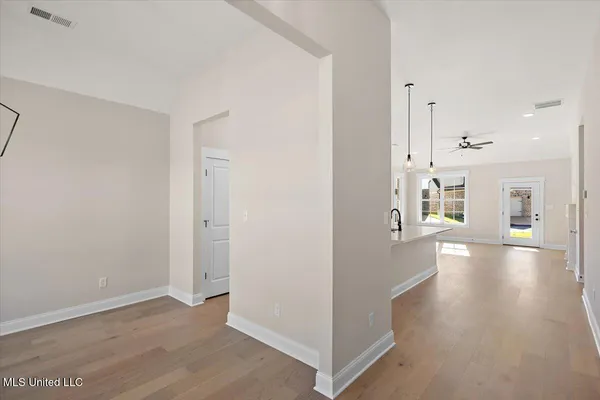 $326,900 | 433 Sunflower Street, Nesbit, MS 38651