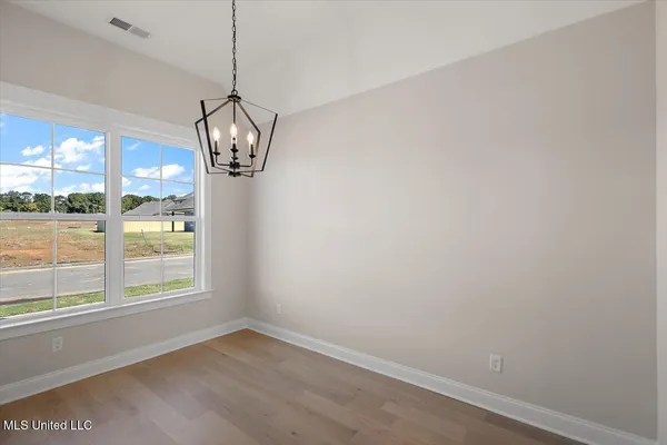 $326,900 | 433 Sunflower Street, Nesbit, MS 38651