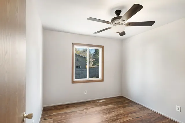 $325,000 | 310 Huntington Drive, McHenry, IL 60050