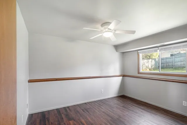 $325,000 | 310 Huntington Drive, McHenry, IL 60050