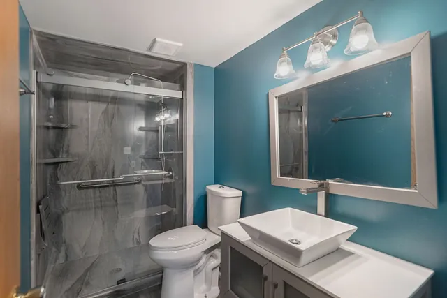 $325,000 | 310 Huntington Drive, McHenry, IL 60050