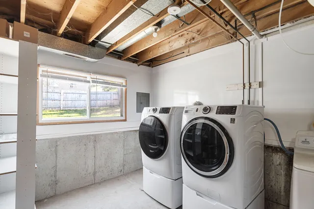 $325,000 | 310 Huntington Drive, McHenry, IL 60050