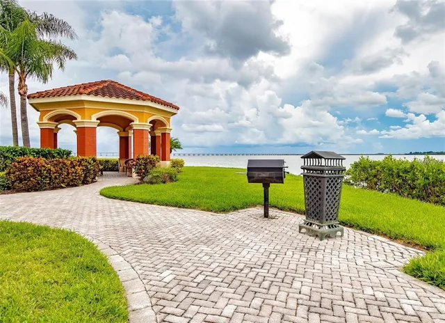 a view of a house with outdoor space